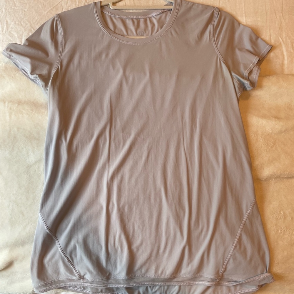 Lululemon womens size 4 shirt
